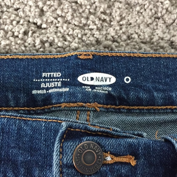 Size 0 old navy jean shorts! - Picture 3 of 3